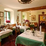 Hohlwegwirt Han/Misafirhane Hallein
