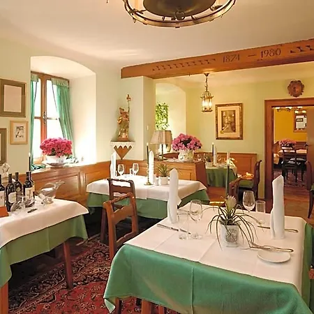 Hohlwegwirt Inn Hallein